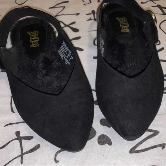 Fuzzy slide sandals - Picture 2 of 4